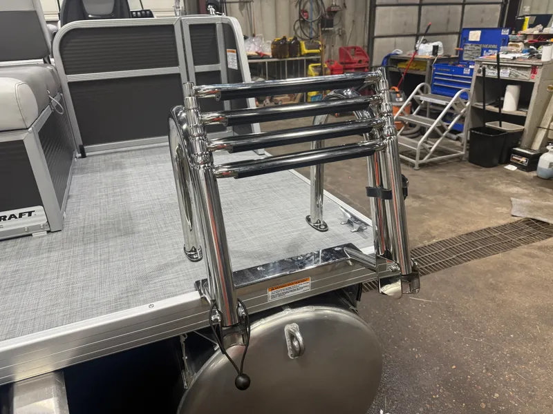 Slide: The Image of Princecraft Vectra 23 RL SS Swingback Tritoon & Mercury 4-Stroke EFI 2026 - 37