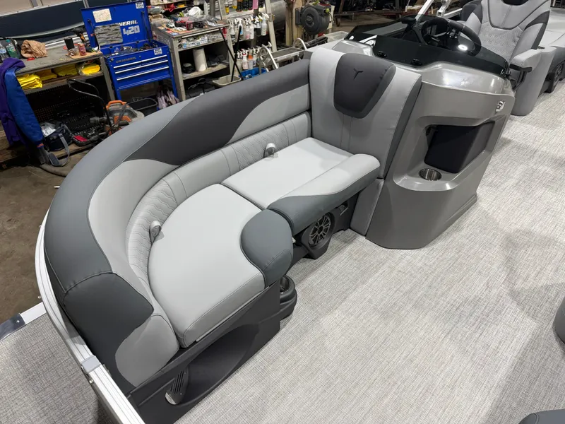 Slide: The Image of Tahoe LTZ 115HP QLS 2385 Quad Lounge Shift 2026 - 7