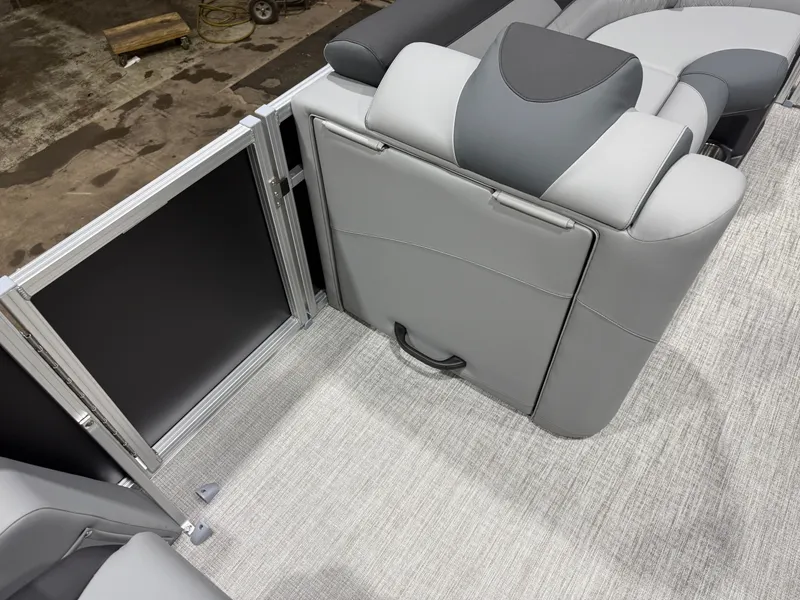 Slide: The Image of Tahoe LTZ 2385 Quad Lounge Shift SS & Honda 4-Stroke EFI 2026 - 25