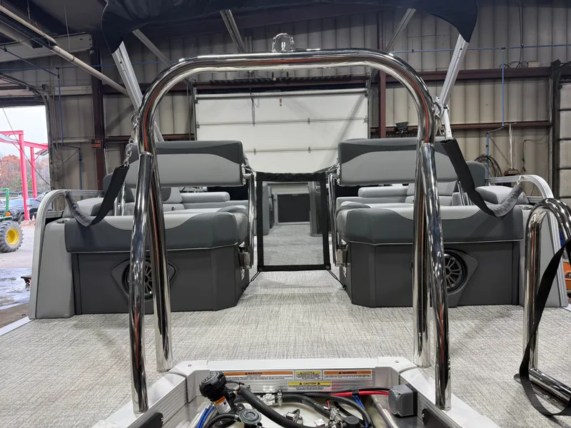 Slide: The Image of Tahoe LTZ 2385 Quad Lounge Shift SS & Honda 4-Stroke EFI 2026 - 41