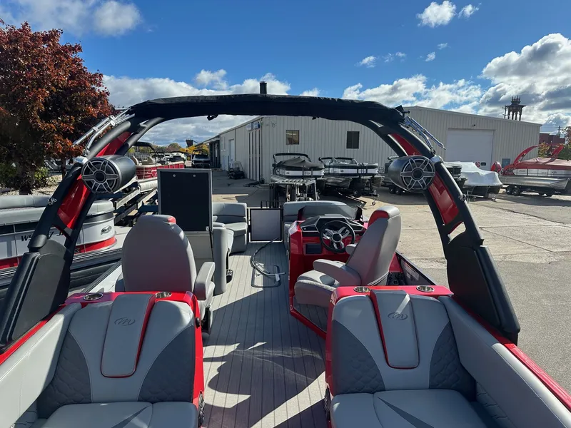 Slide: The Image of Manitou LX 27 Rear Facing X-Treme (RFX) Twins 2023 - 14