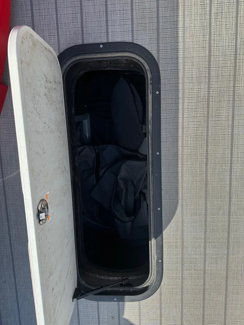 Slide: The Image of Manitou LX 27 Rear Facing X-Treme (RFX) Twins 2023 - 17