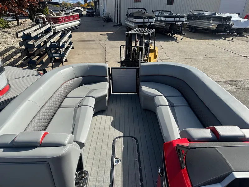 Slide: The Image of Manitou LX 27 Rear Facing X-Treme (RFX) Twins 2023 - 3