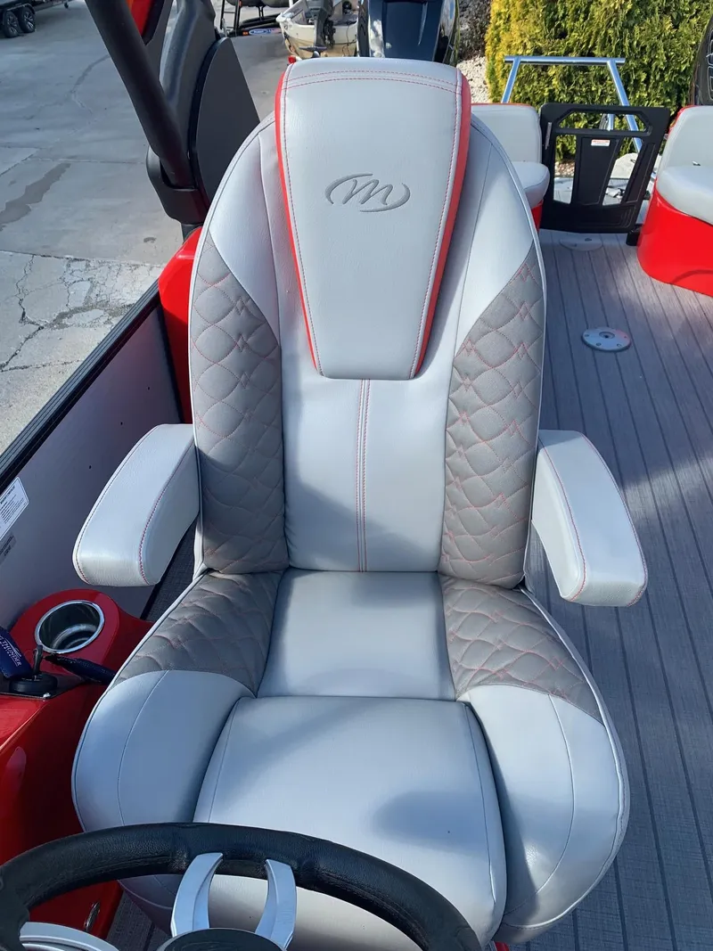 Slide: The Image of Manitou LX 27 Rear Facing X-Treme (RFX) Twins 2023 - 7