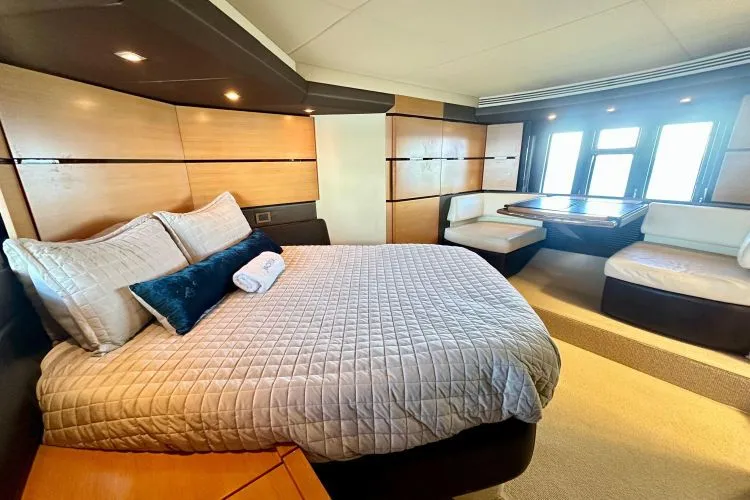 Slide: The Image of 2011 Azimut Fly 53 - Image 21 - 21