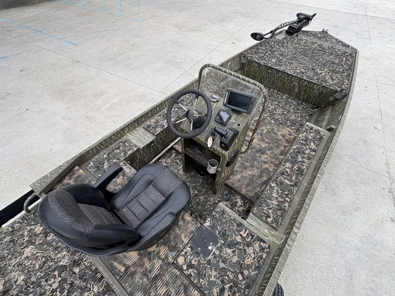 Slide: The Image of Gator Trax 17X54 2013 - 12