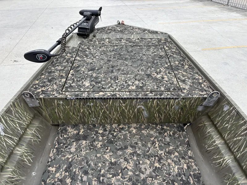 Slide: The Image of Gator Trax 17X54 2013 - 13