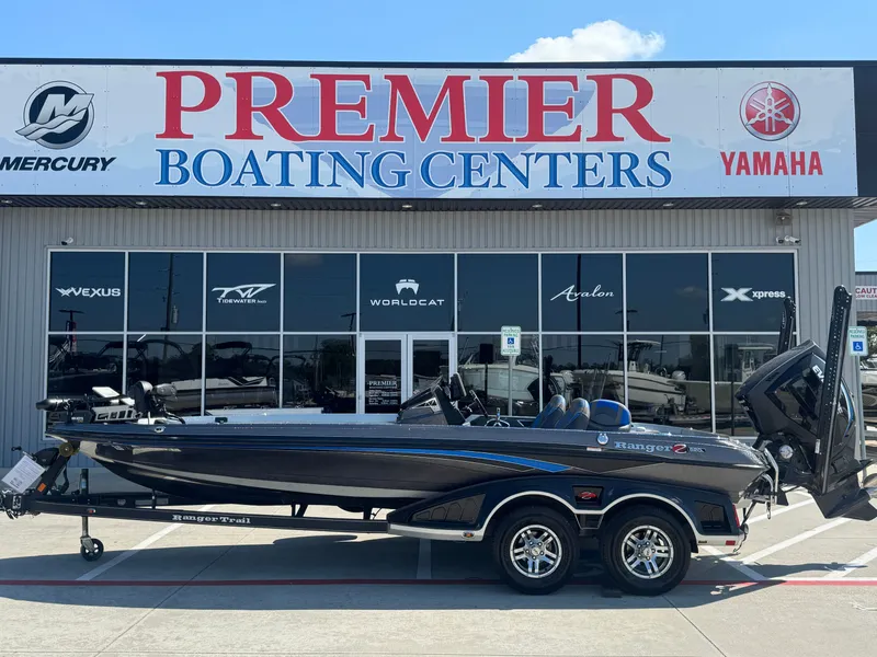 Slide: The Image of 2019 Ranger Z520L boat at Premier Boating Centers dealership. - 26