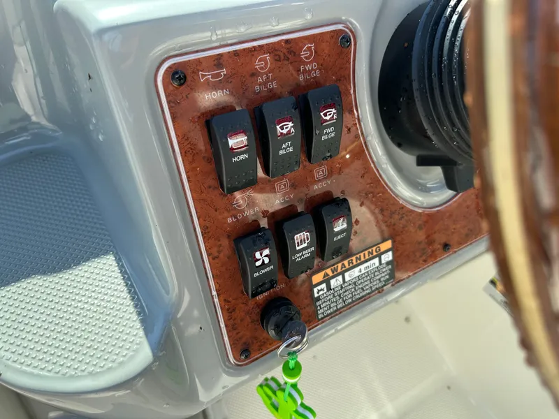 Slide: The Image of Bayliner 245 SB 2007 - 17