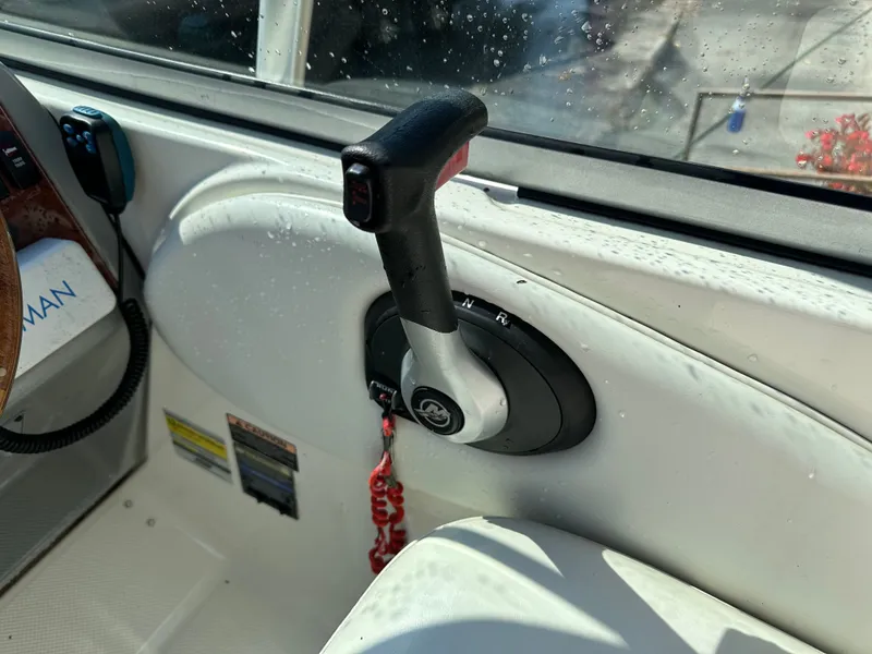 Slide: The Image of Bayliner 245 SB 2007 - 19