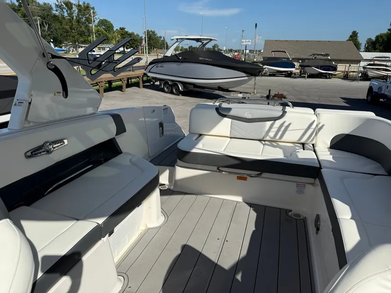 Slide: The Image of Chaparral 30SURF 2023 - 16