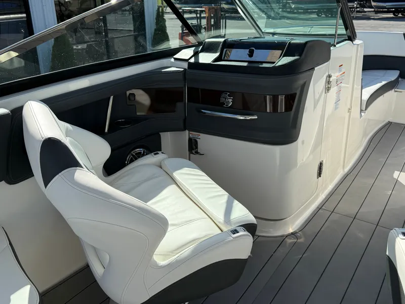 Slide: The Image of Chaparral 30SURF 2023 - 21