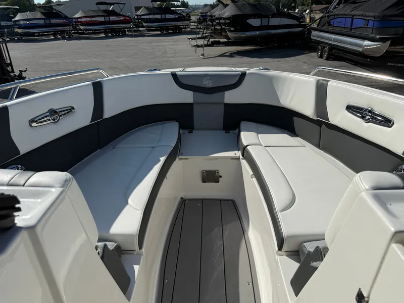 Slide: The Image of Chaparral 30SURF 2023 - 23