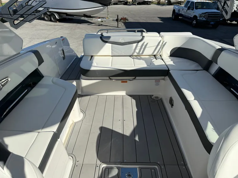 Slide: The Image of Chaparral 30SURF 2023 - 34