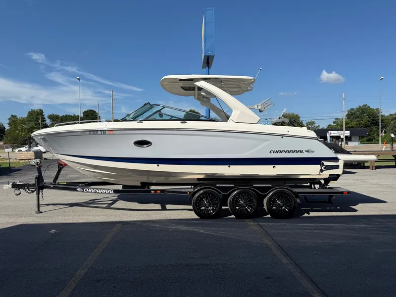 Slide: The Image of Chaparral 30SURF 2023 - 4