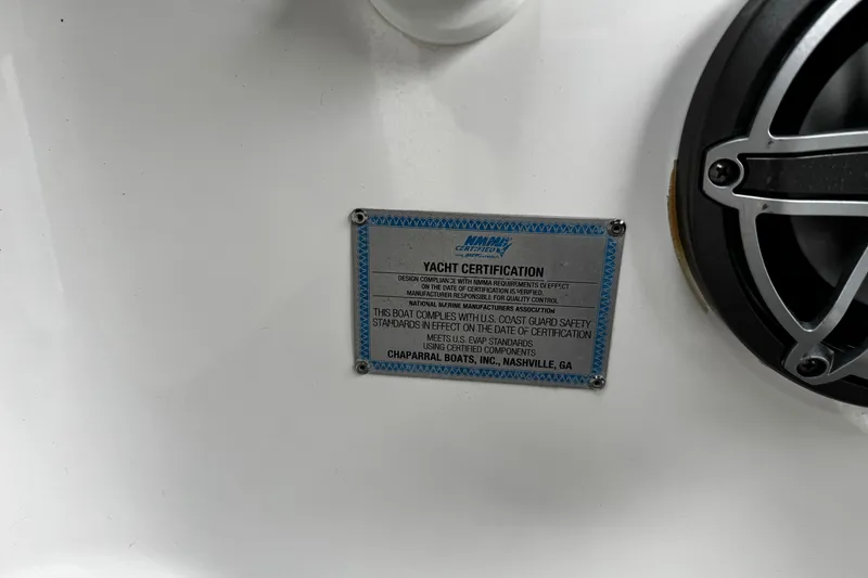 Slide: The Image of Plaque displaying yacht certification for 2020 Chaparral 277 SSX, highlighting compliance with safety standards. - 31