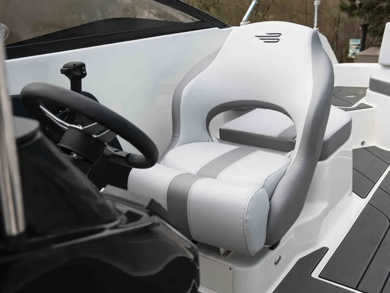 Slide: The Image of Bayliner V20 2026 - 10