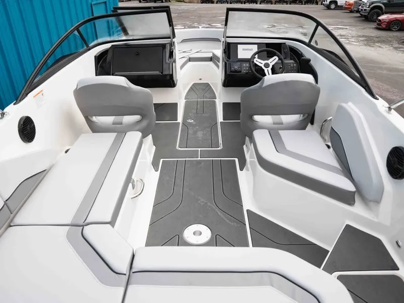 Slide: The Image of Bayliner V20 2026 - 3