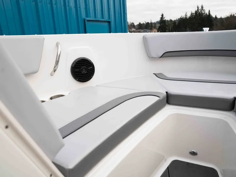 Slide: The Image of Bayliner V20 2026 - 4