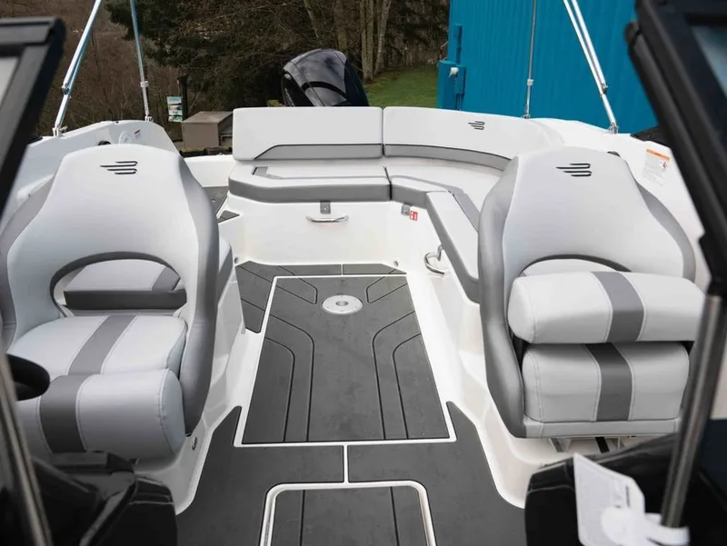 Slide: The Image of Bayliner V20 2026 - 9