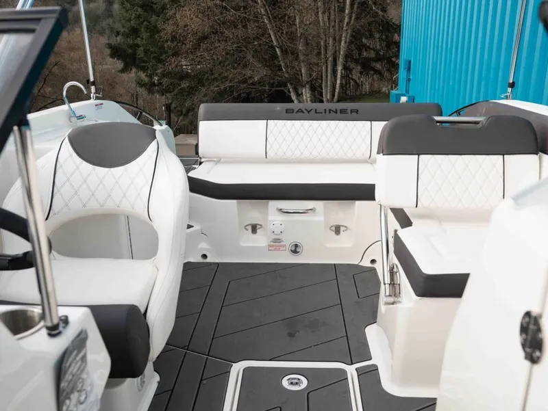 Slide: The Image of Bayliner D22I 2026 - 11