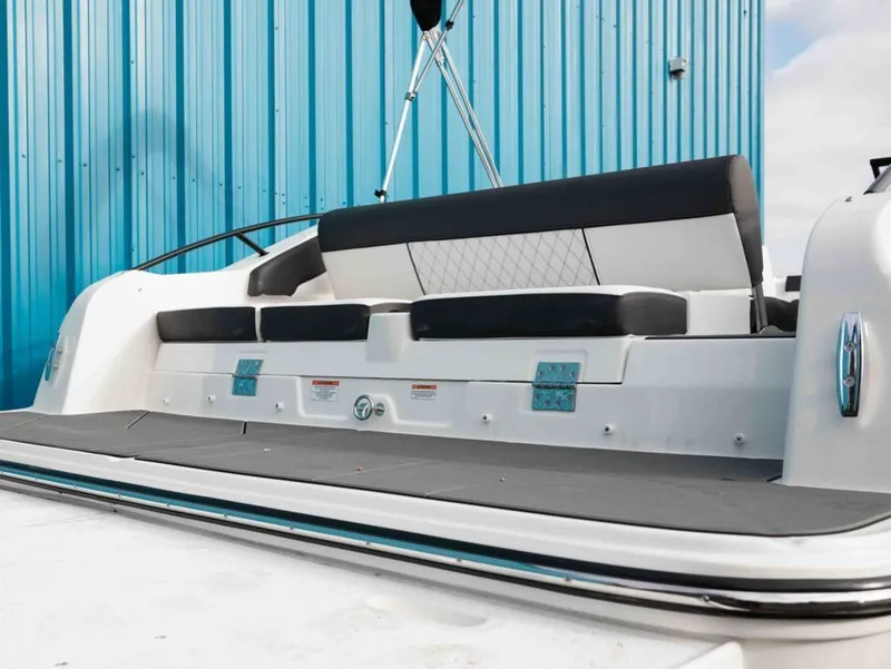 Slide: The Image of Bayliner D22I 2026 - 16