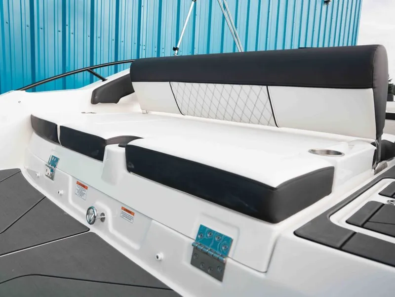 Slide: The Image of Bayliner D22I 2026 - 3