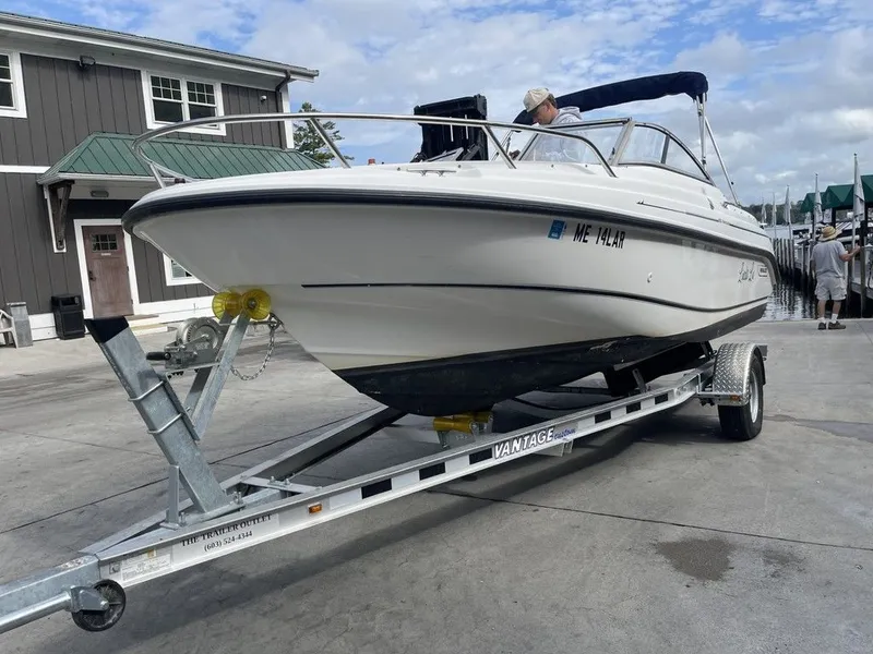 Slide: The Image of Boston Whaler Ventura 180 2006 - 3