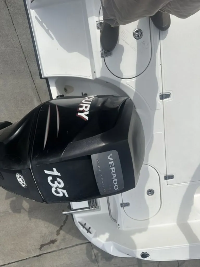 Slide: The Image of Boston Whaler Ventura 180 2006 - 6