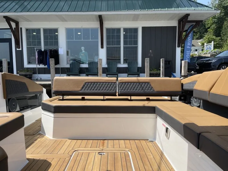 Slide: The Image of Cobalt R33 2023 - 12