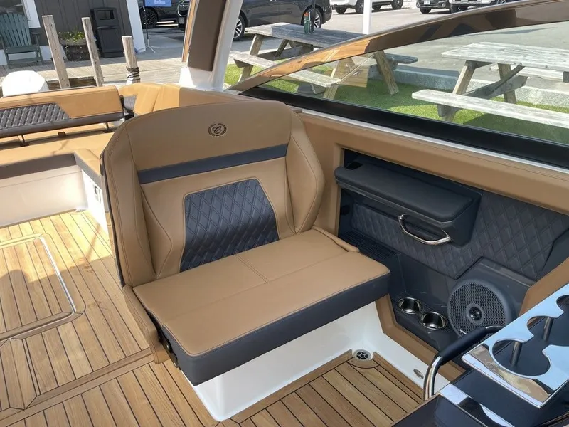 Slide: The Image of Cobalt R33 2023 - 15