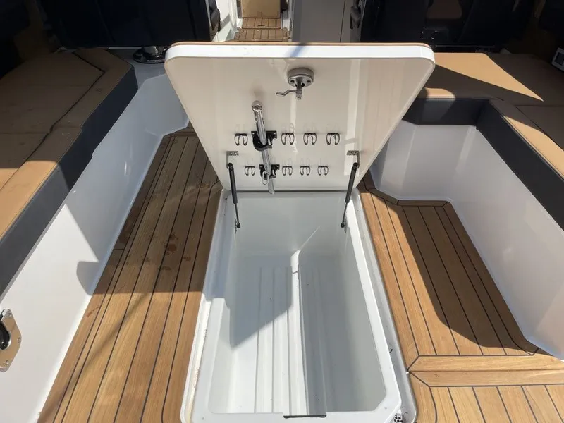 Slide: The Image of Cobalt R33 2023 - 20