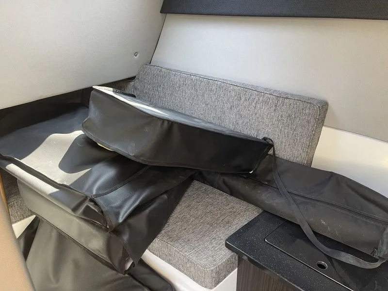 Slide: The Image of Cobalt R33 2023 - 23