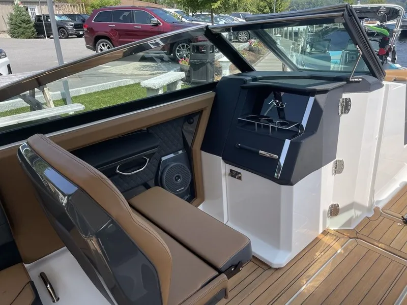 Slide: The Image of Cobalt R33 2023 - 26