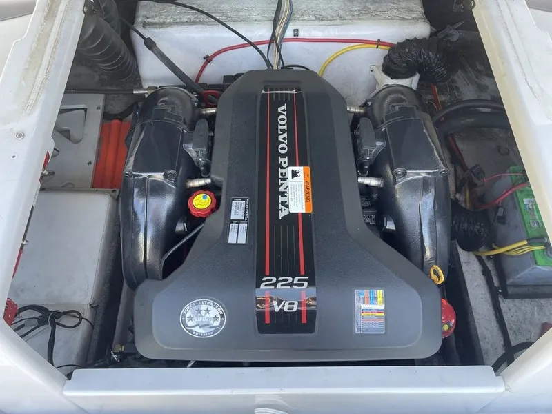 Slide: The Image of Four Winns 200 Horizon 2013 - 9