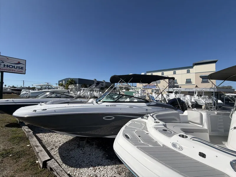 Slide: The Image of Hurricane 2400 SD 2026 - 8