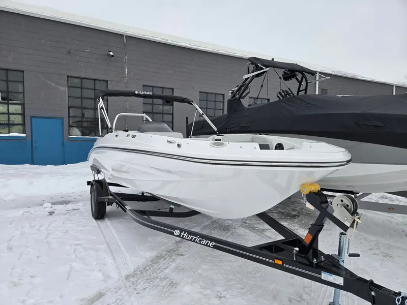 Slide: The Image of Hurricane SunDeck Sport 185 OB 2026 - 4