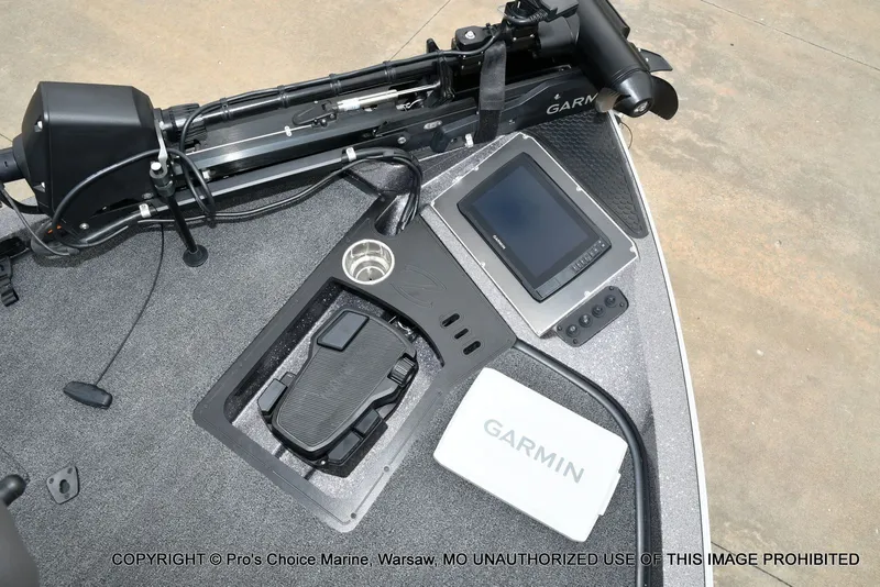 Slide: The Image of Ranger Z518 w/200HP Pro-XS 4 Stroke 2023 - 14