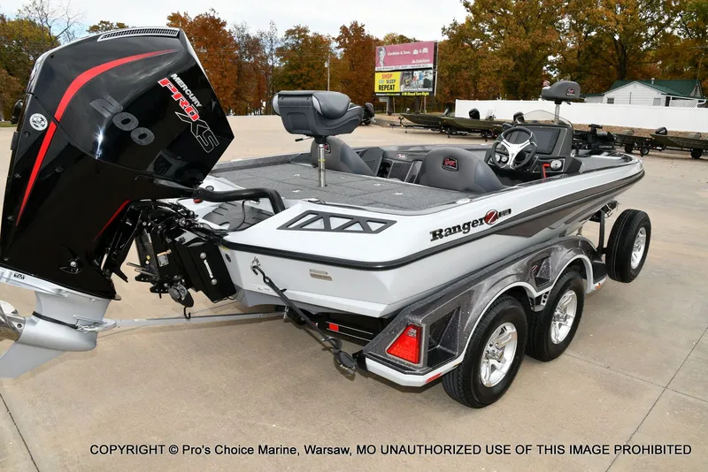 Slide: The Image of Ranger Z518 w/200HP Pro-XS 4 Stroke 2023 - 20