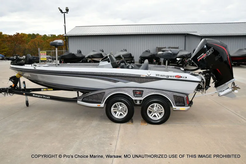 Slide: The Image of Ranger Z518 w/200HP Pro-XS 4 Stroke 2023 - 27