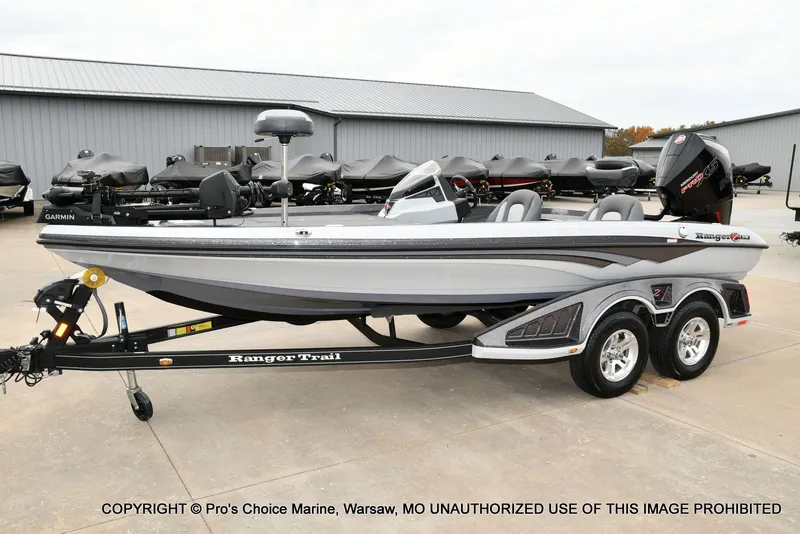 Slide: The Image of Ranger Z518 w/200HP Pro-XS 4 Stroke 2023 - 28