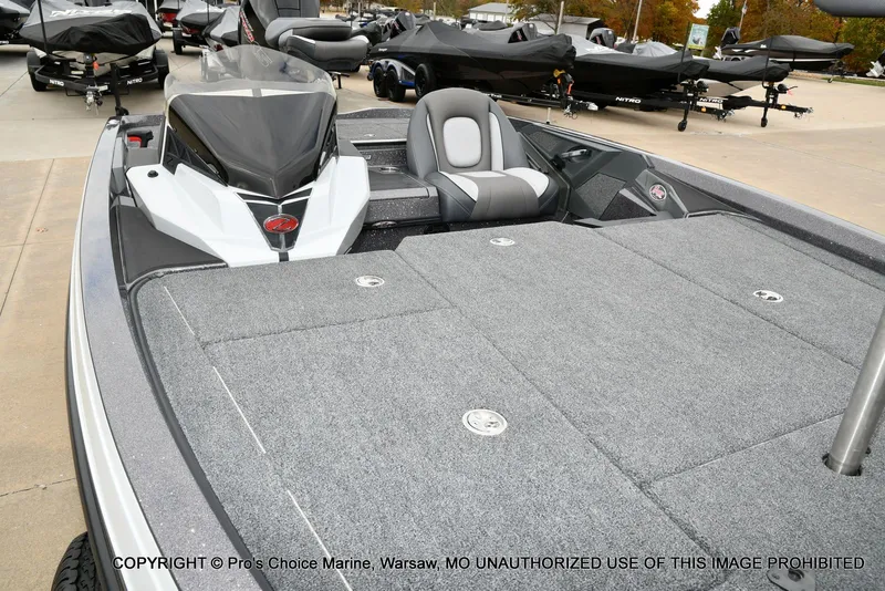 Slide: The Image of Ranger Z518 w/200HP Pro-XS 4 Stroke 2023 - 33