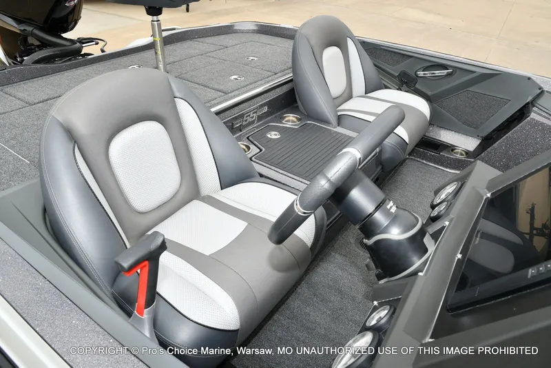 Slide: The Image of Ranger Z518 w/200HP Pro-XS 4 Stroke 2023 - 34