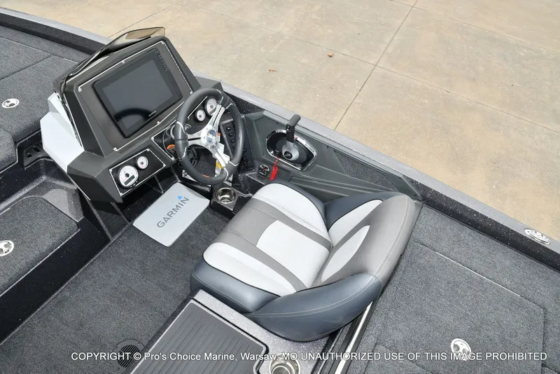 Slide: The Image of Ranger Z518 w/200HP Pro-XS 4 Stroke 2023 - 40