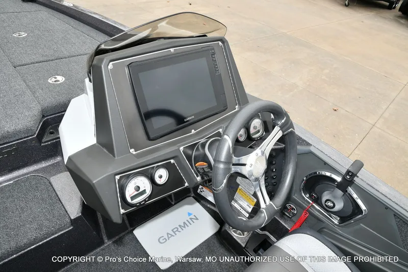 Slide: The Image of Ranger Z518 w/200HP Pro-XS 4 Stroke 2023 - 41