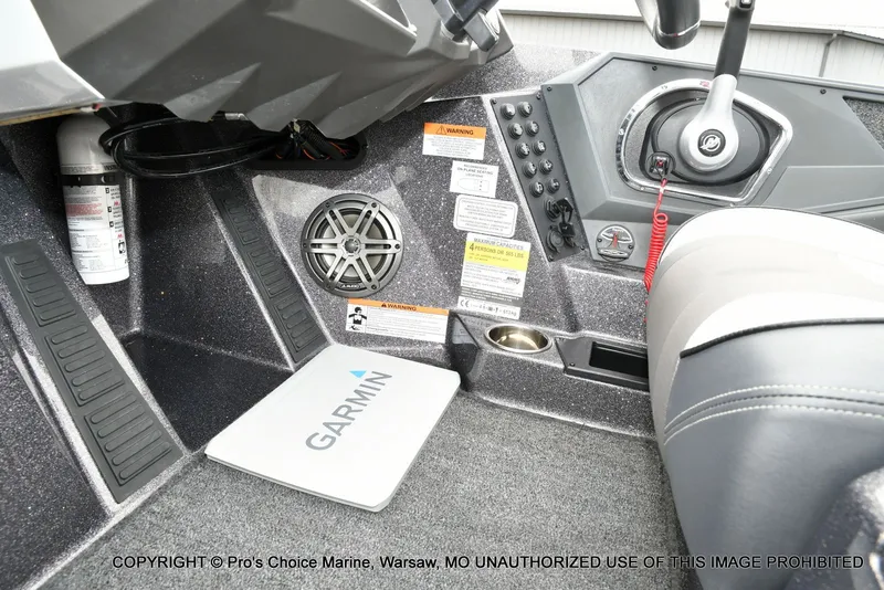 Slide: The Image of Ranger Z518 w/200HP Pro-XS 4 Stroke 2023 - 43