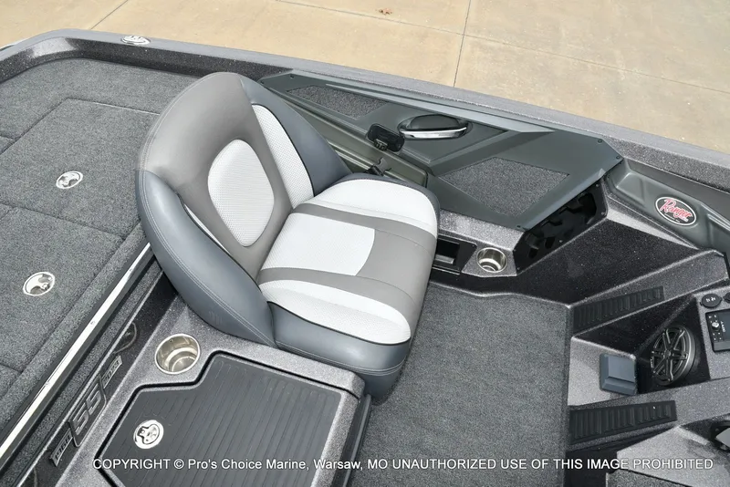 Slide: The Image of Ranger Z518 w/200HP Pro-XS 4 Stroke 2023 - 44