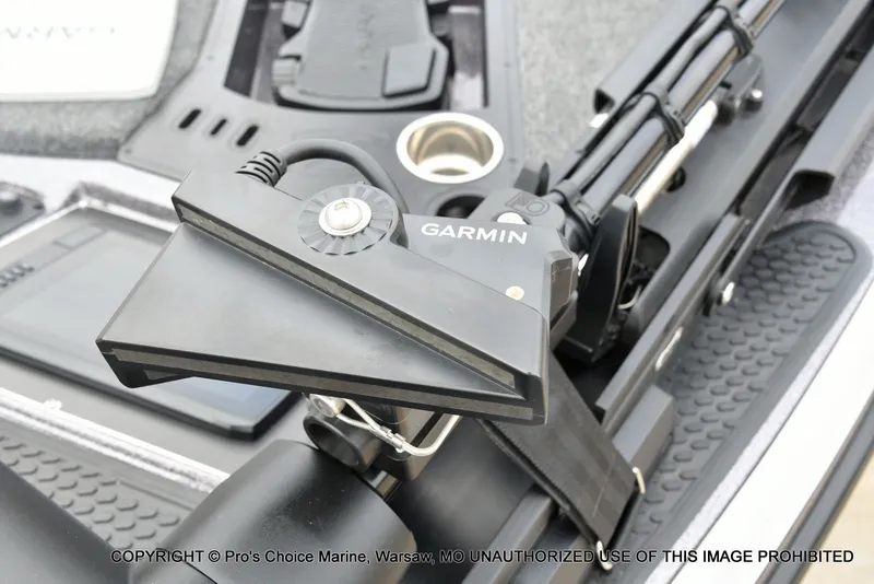 Slide: The Image of Ranger Z518 w/200HP Pro-XS 4 Stroke 2023 - 5