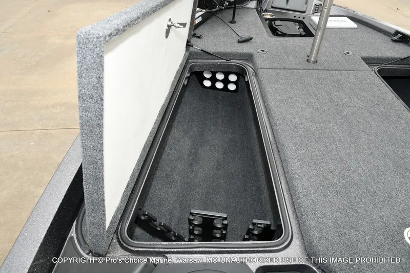 Slide: The Image of Ranger Z518 w/200HP Pro-XS 4 Stroke 2023 - 58