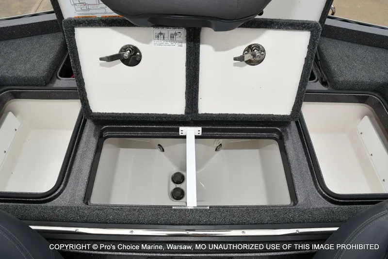 Slide: The Image of Ranger Z518 w/200HP Pro-XS 4 Stroke 2023 - 62